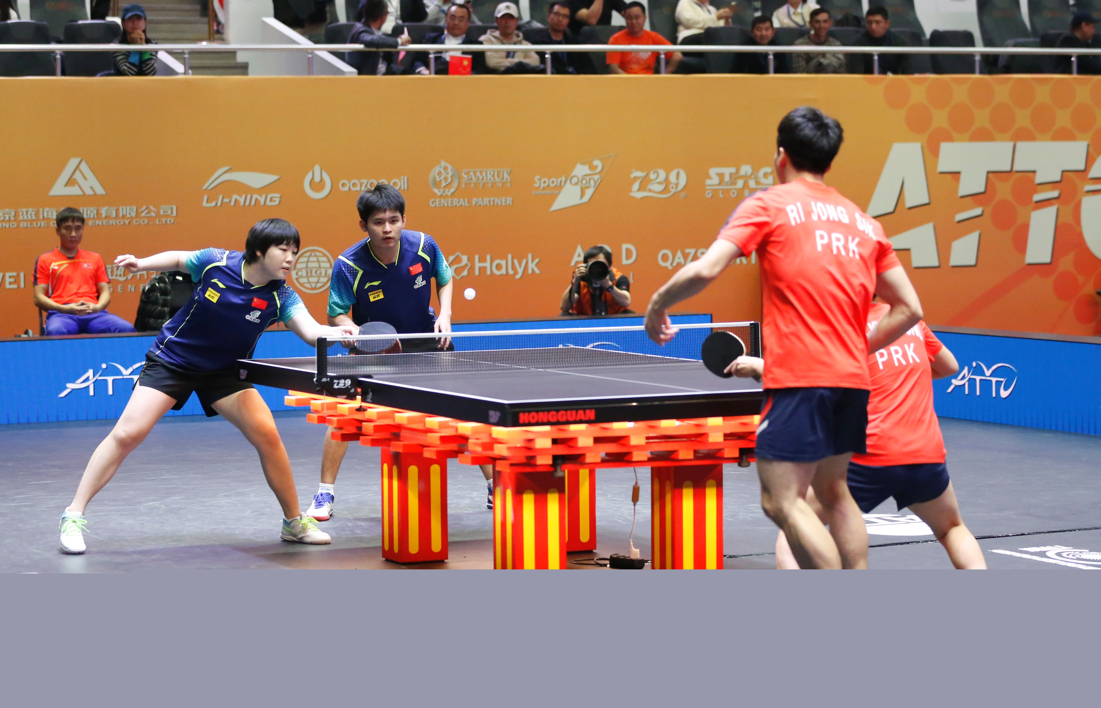 迪斯逼和 迪斯逼和